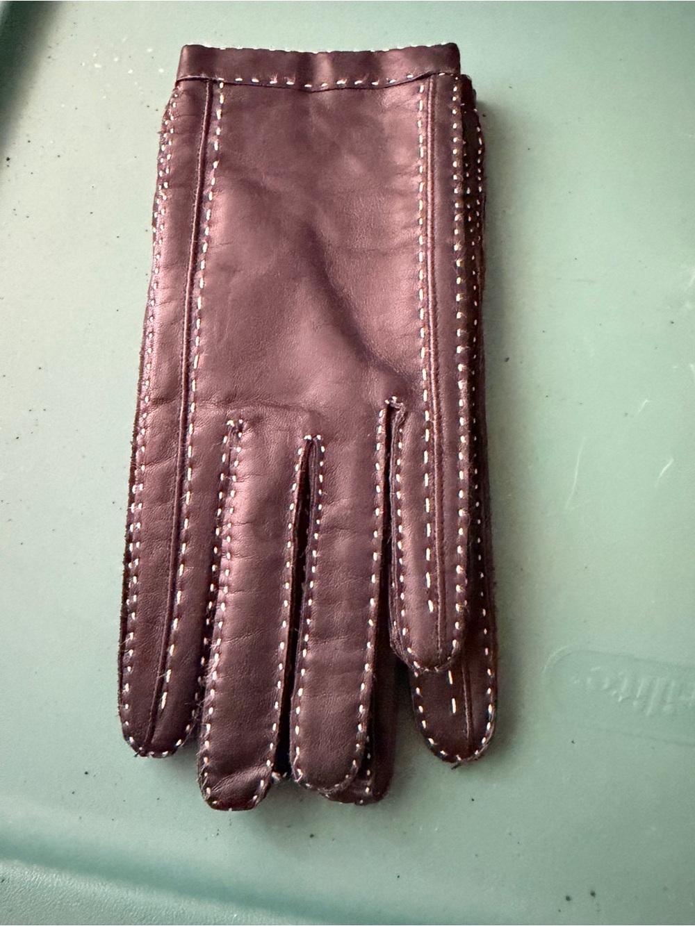 Women’s Leather Stitch-Trim Gloves - black